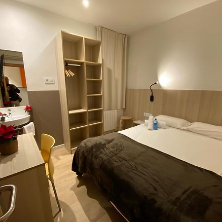 Hostal Bestprice Barcelona Stadium Eksteriør billede