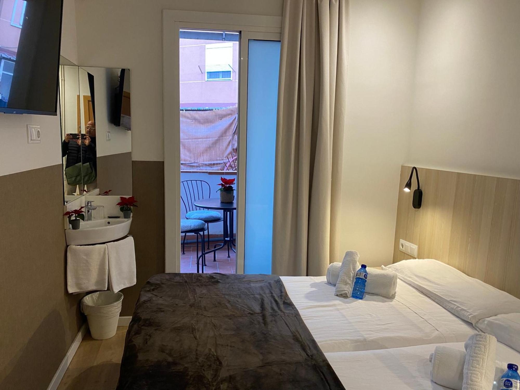 Hostal Bestprice Barcelona Stadium Eksteriør billede