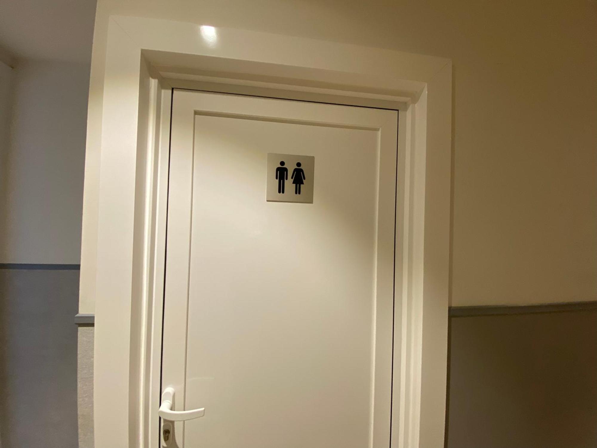 Hostal Bestprice Barcelona Stadium Eksteriør billede