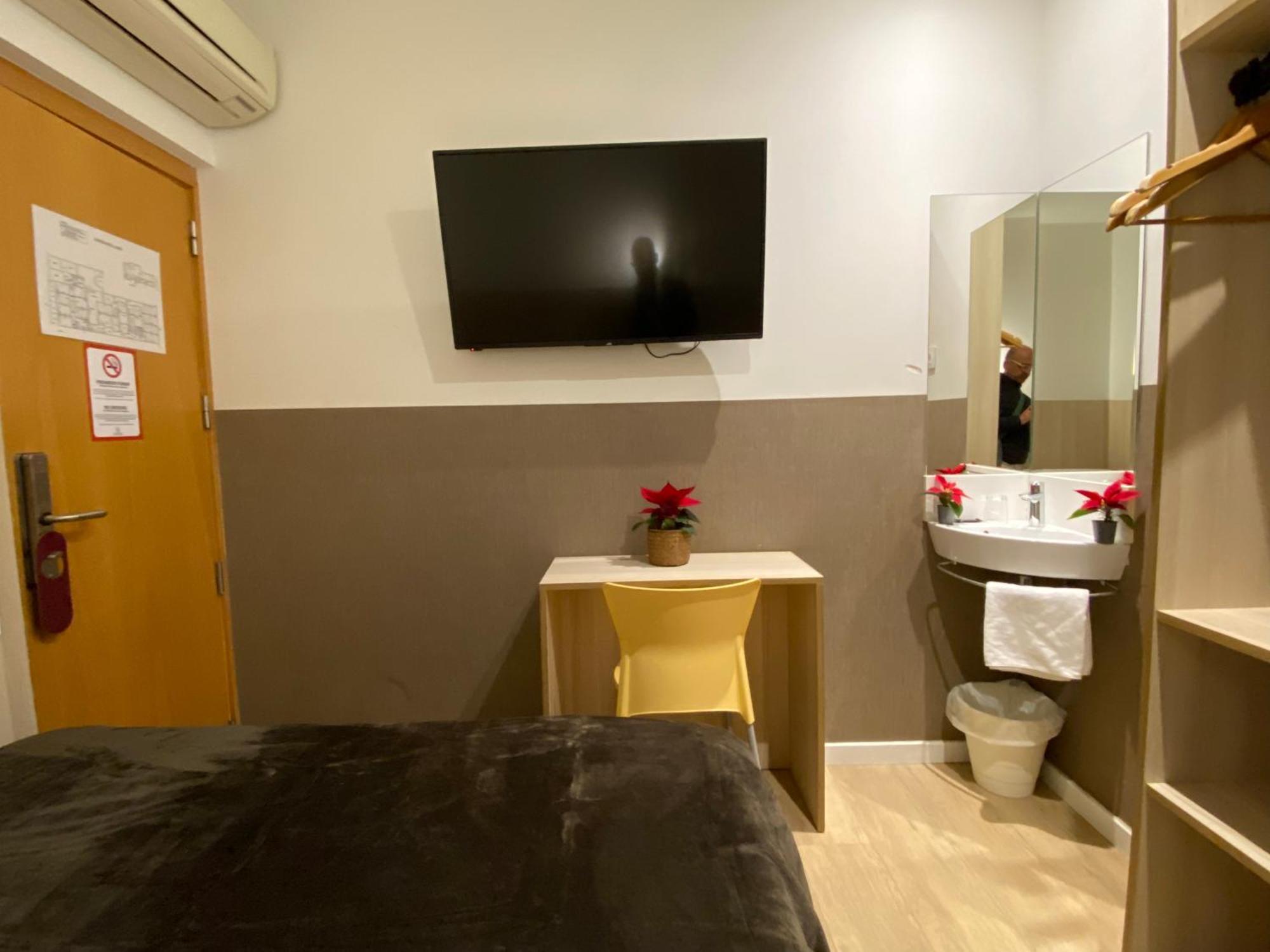Hostal Bestprice Barcelona Stadium Eksteriør billede
